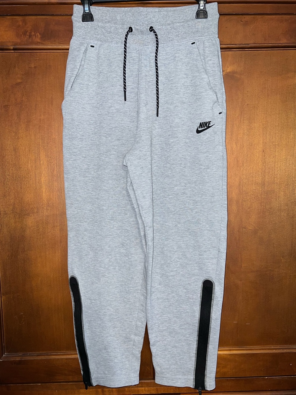 nike straight leg crop sweatpants